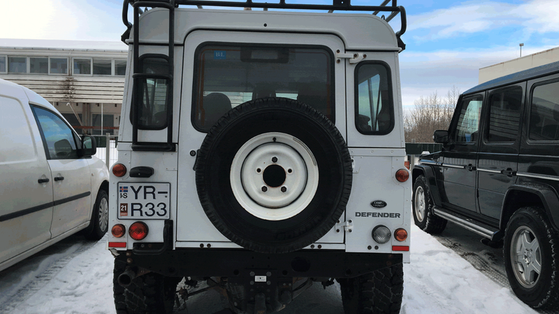 Illustration for article titled Let's Discuss The 2020 Land Rover Defender's Wild New Taillights